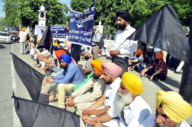 Sikh community hails California Guv for signing pro-Sikh bills